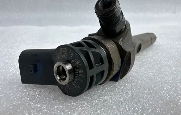 BMW 5 F10 F11 Fuel injector 781070202