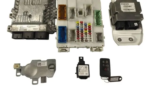 Volvo V40 Engine ECU kit and lock set 31406147 31355712 31340956