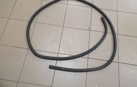 Volkswagen Caddy Front door rubber seal 2K0837911F