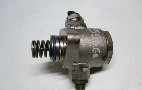 Audi A3 S3 8V Fuel injection high pressure pump 04E127026BC