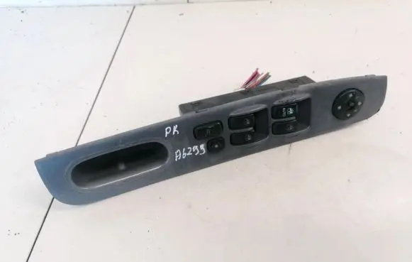 Hyundai Sonata Electric window control switch