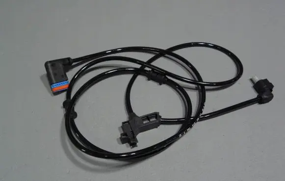 Mercedes-Benz C W204 Brake pads wear sensor A2045403910