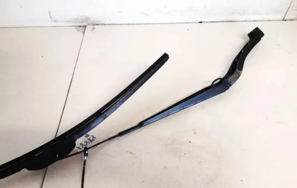 Opel Insignia A Front wiper blade arm 13227398