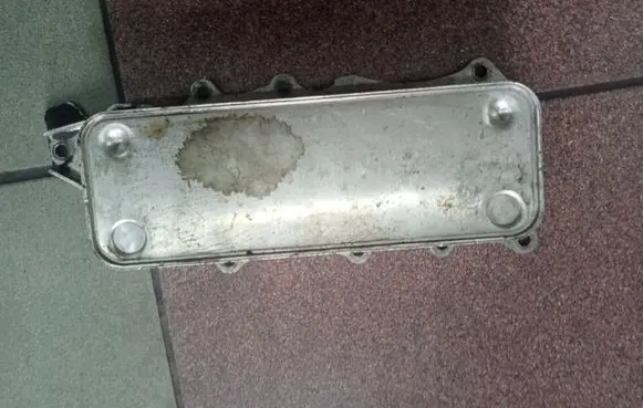 Mercedes-Benz S W221 Oil filter mounting bracket 