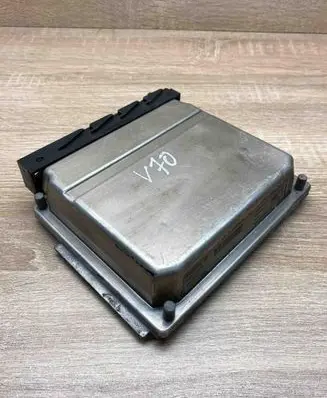 Volvo XC70 Engine control unit/module ECU 08667710A 0281010319