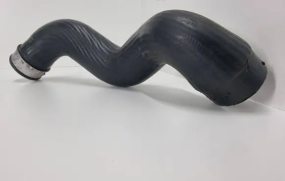 Audi A4 S4 B7 8E 8H Intercooler hose/pipe 8E0145737E