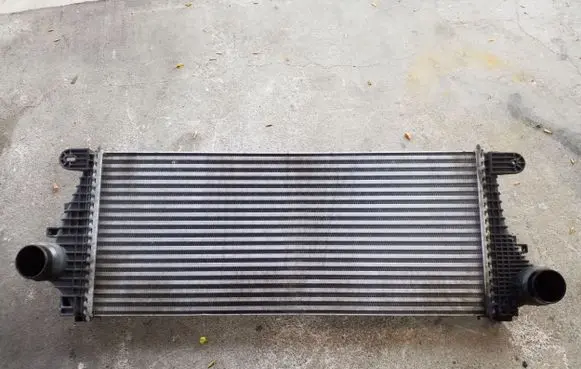 Opel Insignia B Intercooler radiator 84208091
