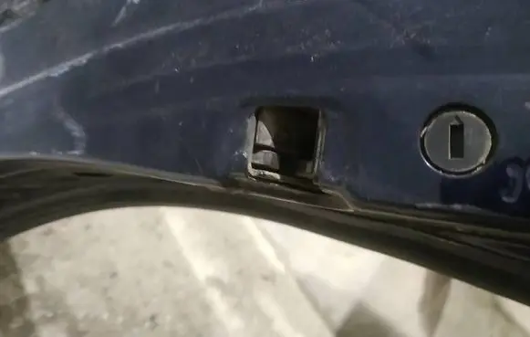 Volkswagen Golf IV Rear door lock 