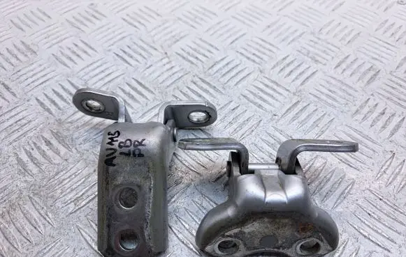 Toyota Avensis T270 Front door hinge set 6871002060 6873002050