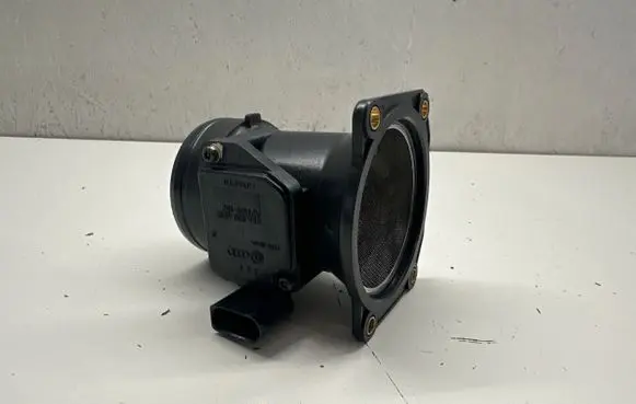 Audi A4 S4 B7 8E 8H Mass air flow meter 06A906461B AFH6010C