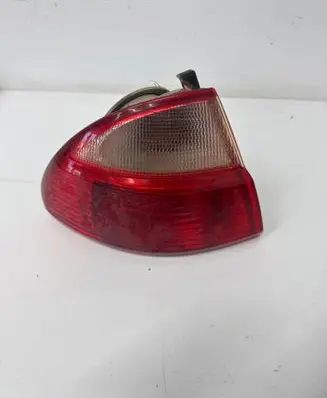 Toyota Avensis T220 Rear/tail lights