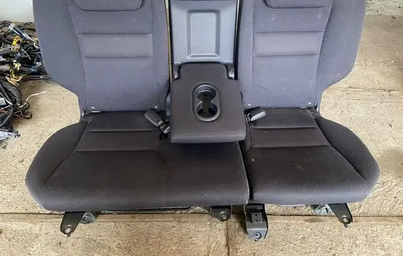 Honda CR-V Rear seat 