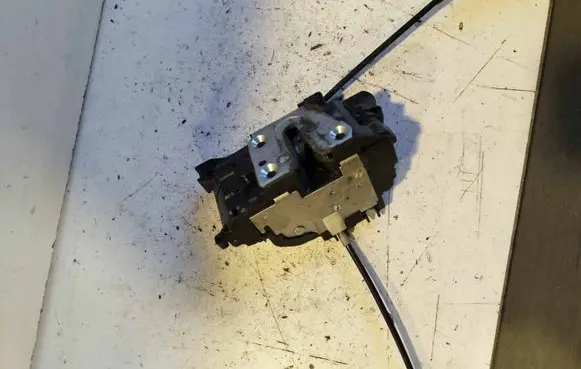 Renault Modus Rear door lock 219246D