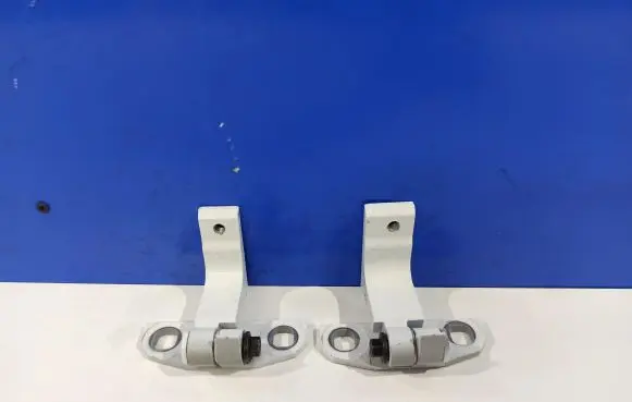 Volvo S60 Rear door lower hinge 987480 A046672