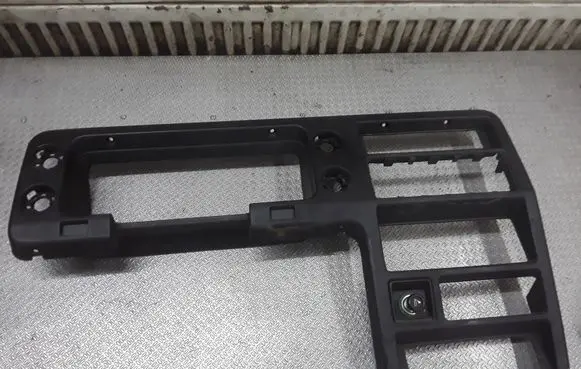 Opel Monterey Dashboard center trim panel 