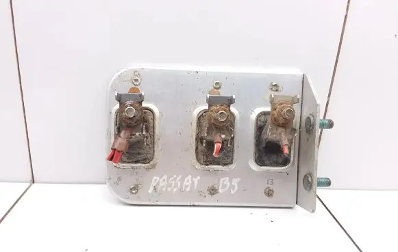 Coolant fan relay