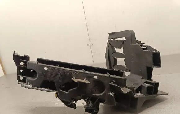 Audi Q5 SQ5 Headlight/headlamp mounting bracket 8R0805608