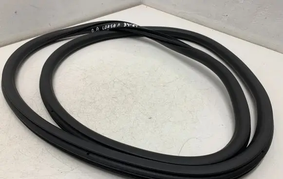 Opel Corsa F Front door rubber seal 