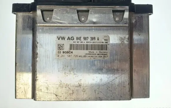 Volkswagen Golf VII Engine control unit/module 04E907309A 0261S07726