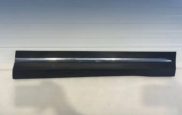 Mercedes-Benz GLA H247 Front door trim (molding) A2477271501