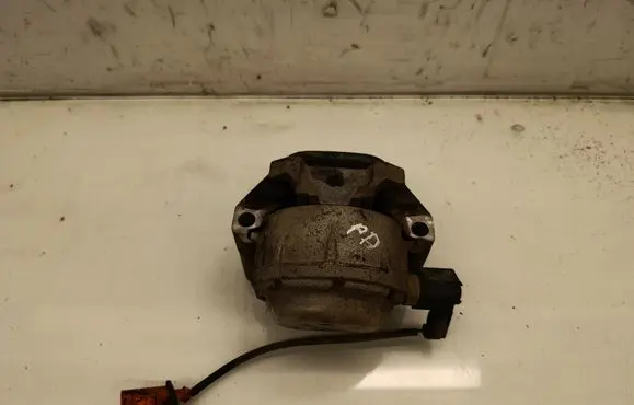 Audi A8 S8 D4 4H Gearbox mount 