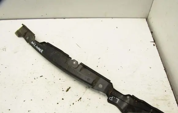 Mitsubishi Outlander Fender foam support/seal 5220F977