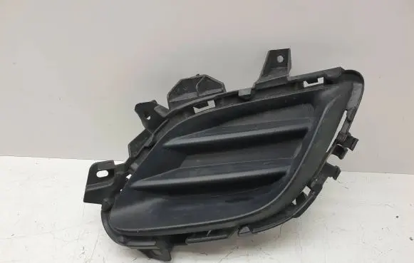 Chrysler Pacifica Front bumper lower grill GHP950C11
