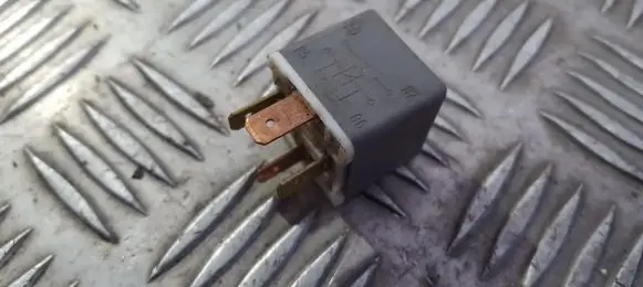 Volkswagen Golf IV Other relay 141951253B