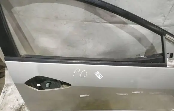 Honda Civic Front door glass trim molding 