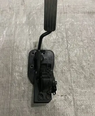 Jaguar XF X250 Accelerator throttle pedal 8X239F832B
