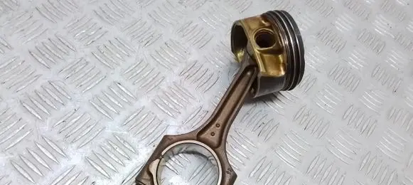 Volvo XC60 Piston with connecting rod