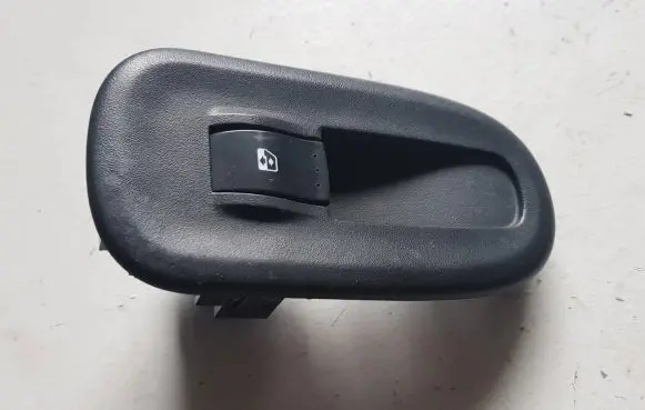 Opel Movano B Electric window control switch 8200548968 1007478