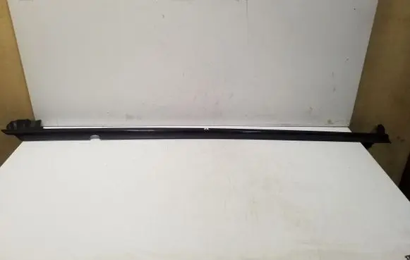 Bentley Continental Front door glass trim molding 3W8837476F