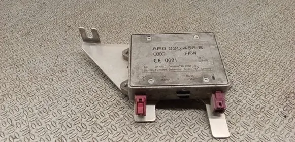 Audi A8 S8 D3 4E Aerial antenna amplifier 8E0035456B