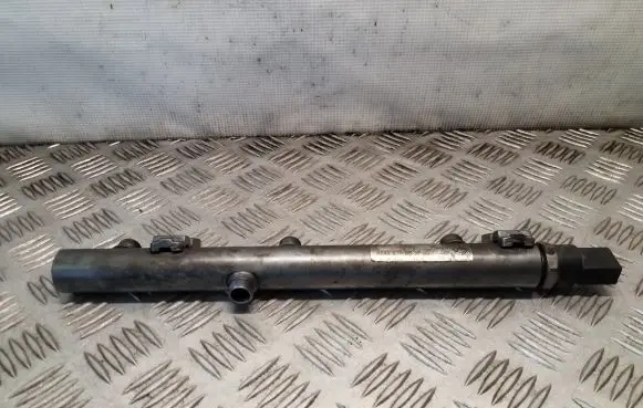 Jeep Grand Cherokee (WK) Fuel main line pipe A6420700695 0281002504
