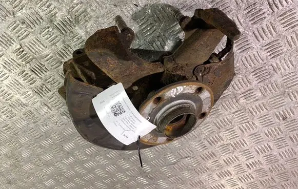 Volkswagen Caddy Front wheel hub