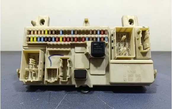 Volvo V50 Fuse box set 30728906
