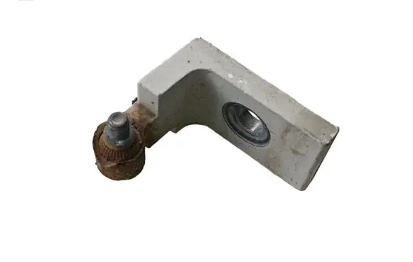 BMW X5 E70 Front door lower hinge 7068078