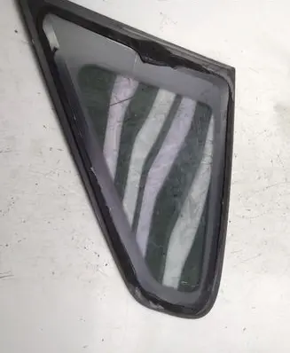 Nissan Qashqai+2 Rear side window