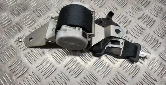 Lexus NX Middle seatbelt (rear) 7H6920