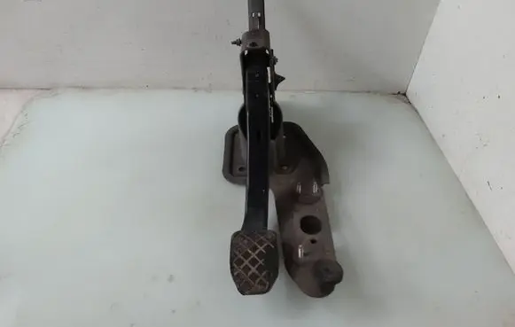 Volkswagen Transporter - Caravelle T5 Brake pedal 7H1721057