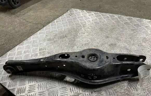 Audi Q3 8U Rear upper control arm/wishbone