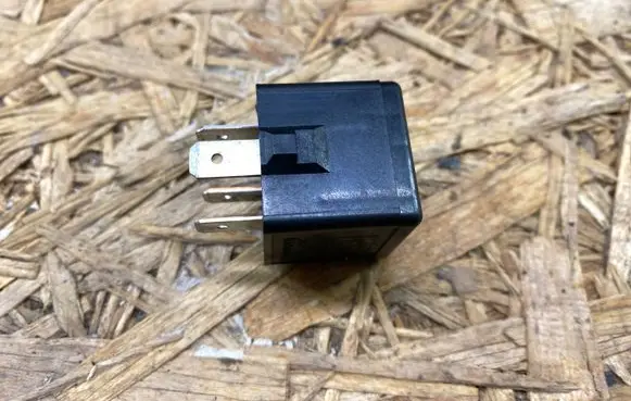 Volvo S40, V40 Other relay V23134B52X240 MB953381