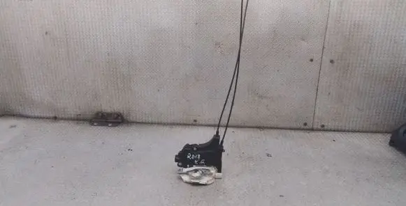 Mitsubishi Lancer VIII Rear door lock