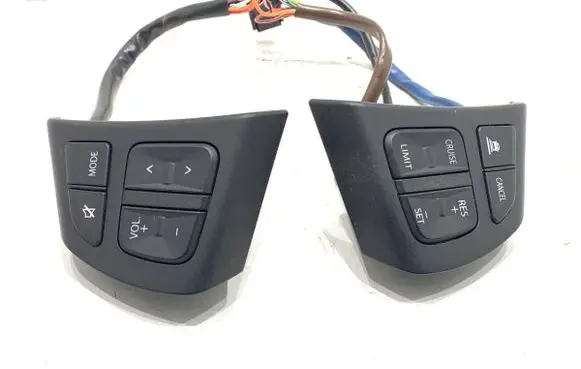 Suzuki SX4 S-Cross Steering wheel buttons/switches 