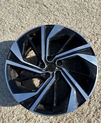 Nissan Qashqai J12 R20 alloy rim MA186UA6A