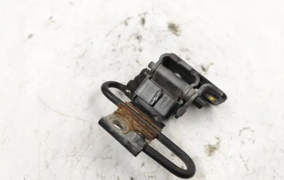 Audi A4 S4 B6 8E 8H Front door lower hinge 8E0831412B