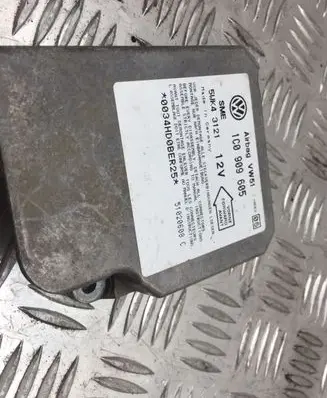 Volkswagen Golf IV Airbag control unit/module 1C0909605