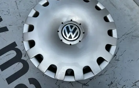 Volkswagen Golf IV R15 wheel hub/cap/trim 