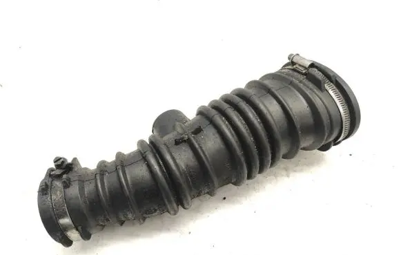 Ford Focus Air intake hose/pipe 3M519A673M